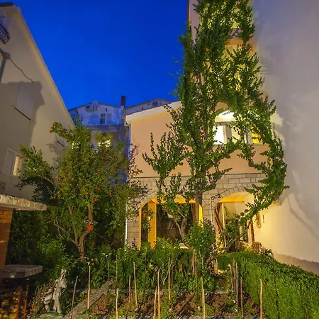 Neda Casa de hóspedes 3*