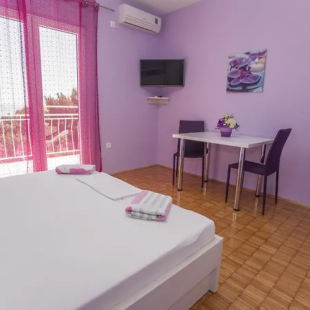 Neda Casa de hóspedes 3*